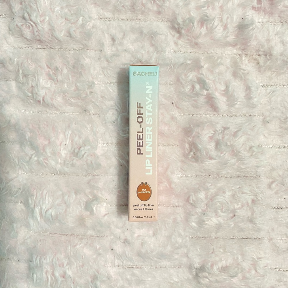 Sacheu lip liner stay-n